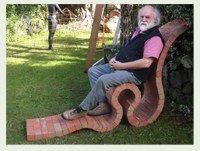 Peter Lange si scaunul de caramida
